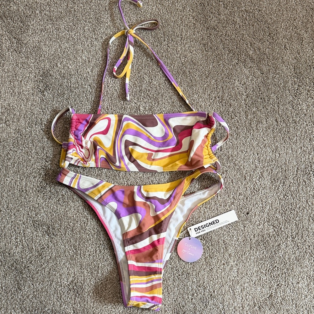 CupShe x JoJo Fletcher bandeau bikini
Brand new with tags!